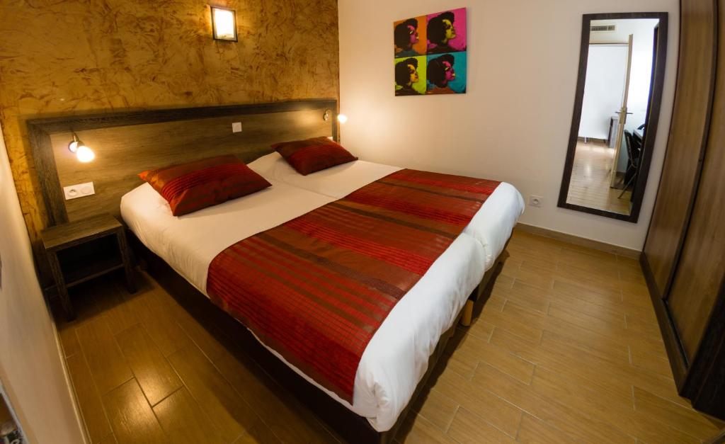 Allotel - Standard Studio (Double Bed)