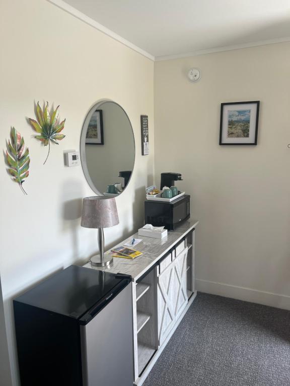 Profile Deluxe Motel - Deluxe Kamer Met Kingsize Bed