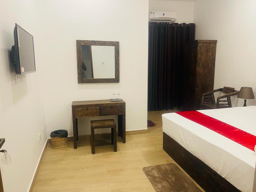 Postel nebo postele na pokoji v ubytování Lucky Transit Hotel - Katunayake Airport