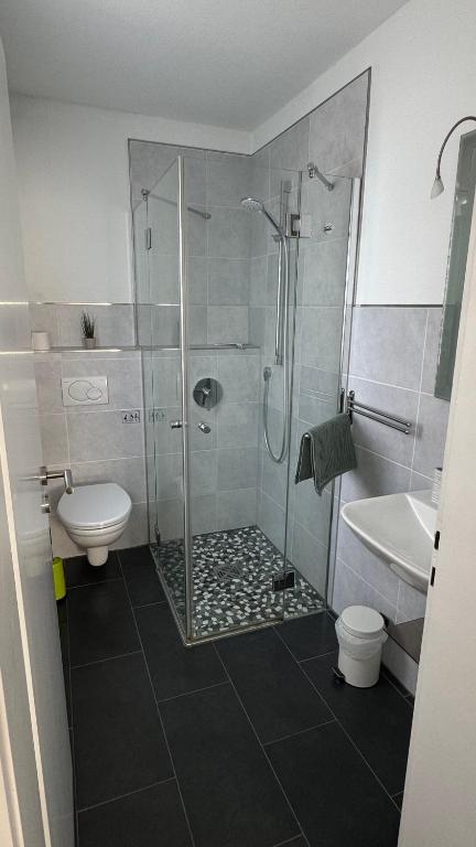 Koupelna v ubytování Gästezimmer Fateev 8
