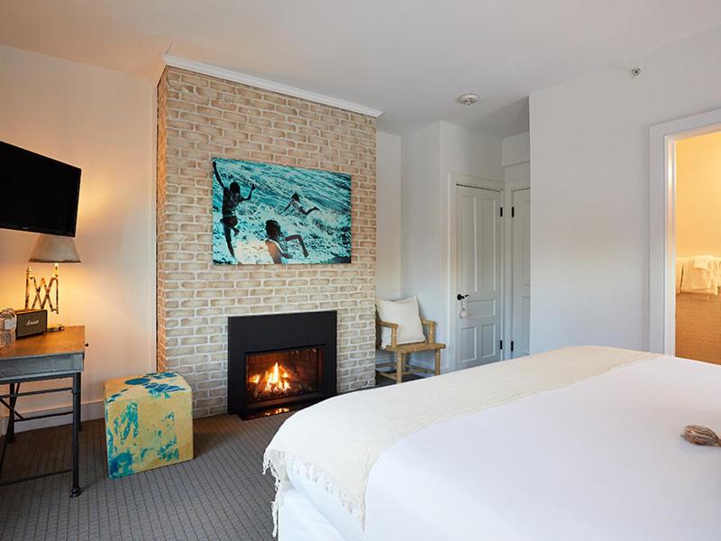 Shelter Harbor Inn - King Room With Balcony