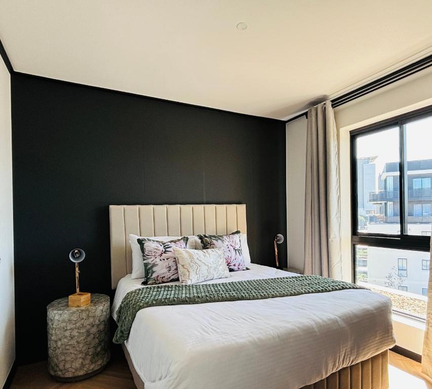 ZALS Luxury Accommodation-One bed-Cape Town 3