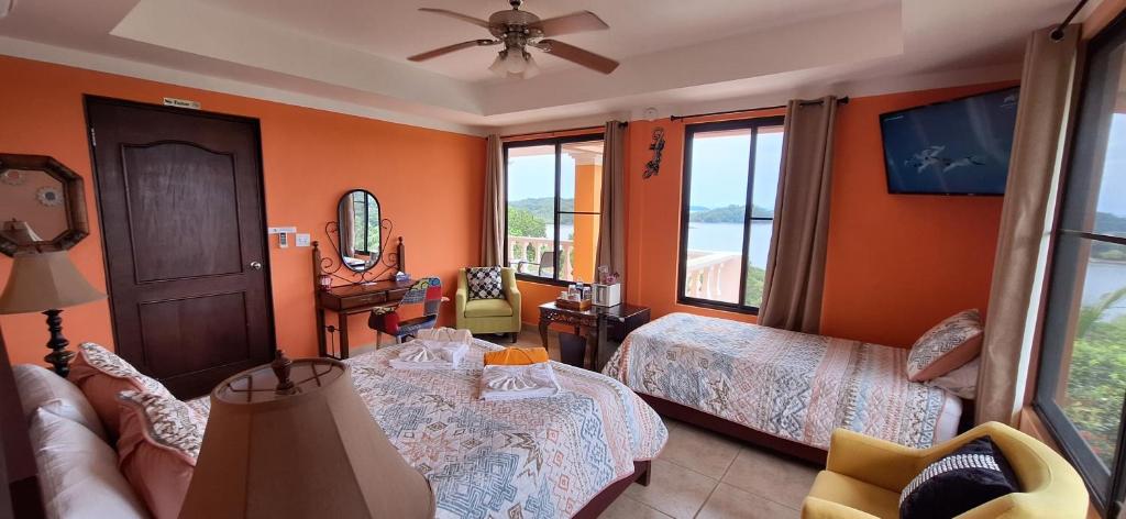 Boca Chica Bay Eco Lodge - 阁楼女王套房与海洋和丛林景观