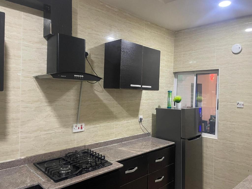 Köök või kööginurk majutusasutuses Luxury 3 BDR Secure Estate in Ibeju Lekki opposite Golf Course