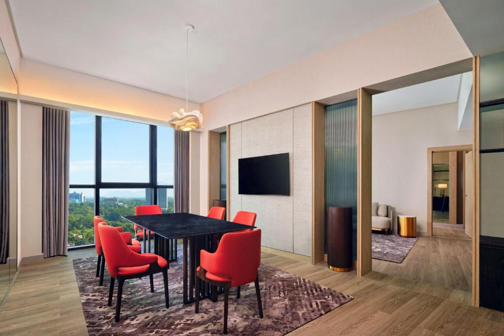 TV a/nebo společenská místnost v ubytování Sheraton Kuching Hotel