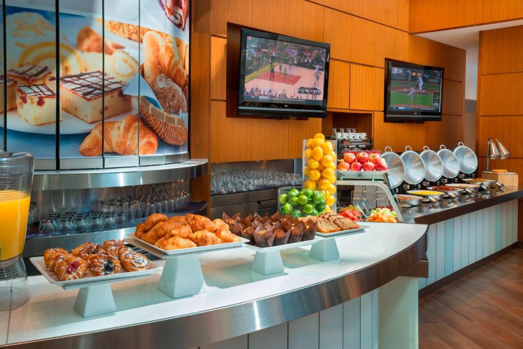 Marriott Downtown at CF Toronto Eaton Centre - Resim 44