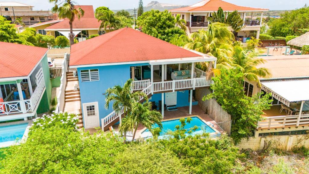 ウィレムスタッドにある6 persoons vakantiehuis in Jan Thielのブルーハウスの空中ビュー