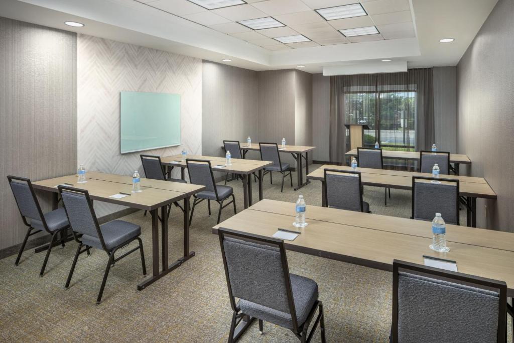 SpringHill Suites by Marriott Newark International Airport photo
