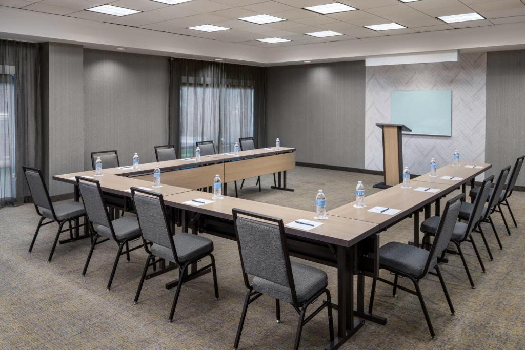 SpringHill Suites by Marriott Newark International Airport photo