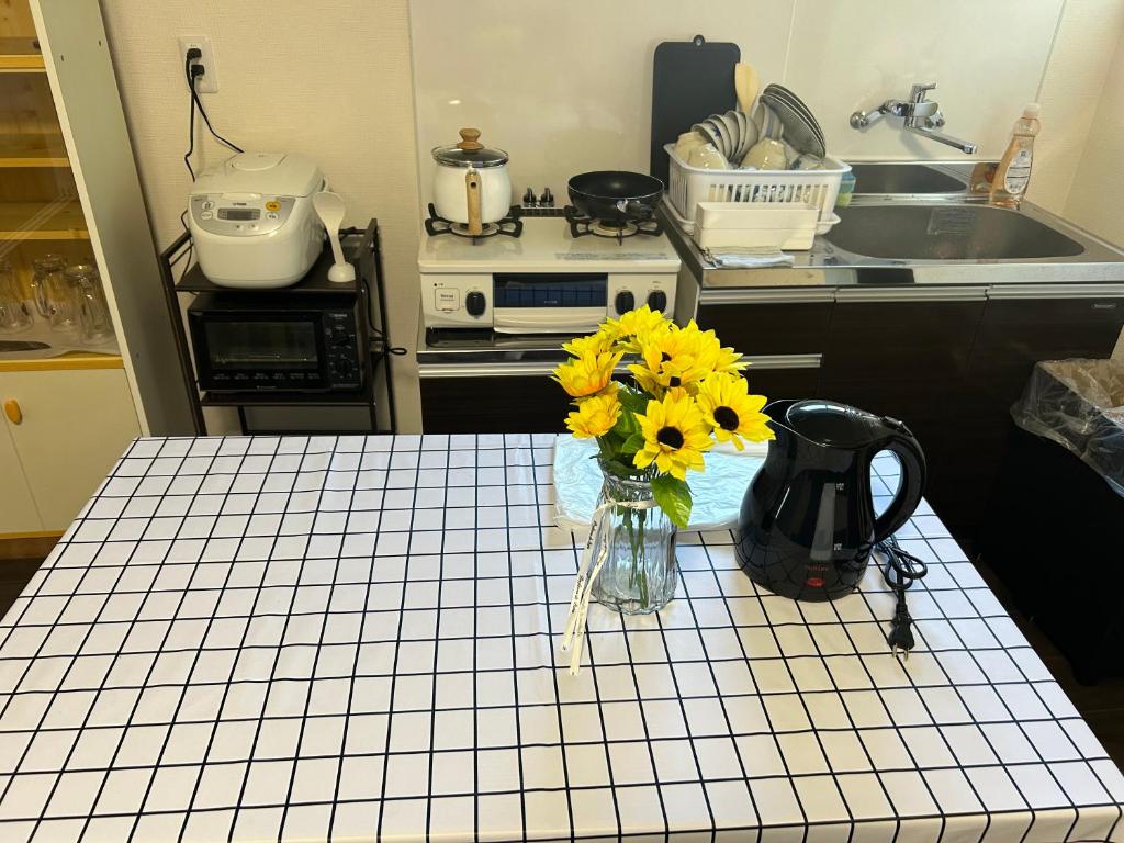 Cucina o angolo cottura di 高島市一棟貸切 Biwa Lake琵琶湖 徒歩0分 大人数でご利用だとお得連泊がお得BBQ自転車無料利用可ペット可