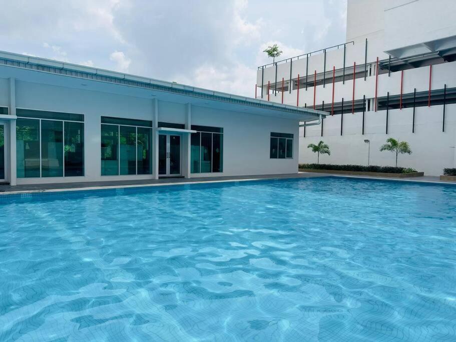 Bazén v ubytování 2 Room Ipoh apartment with swimming pool nebo v jeho okolí
