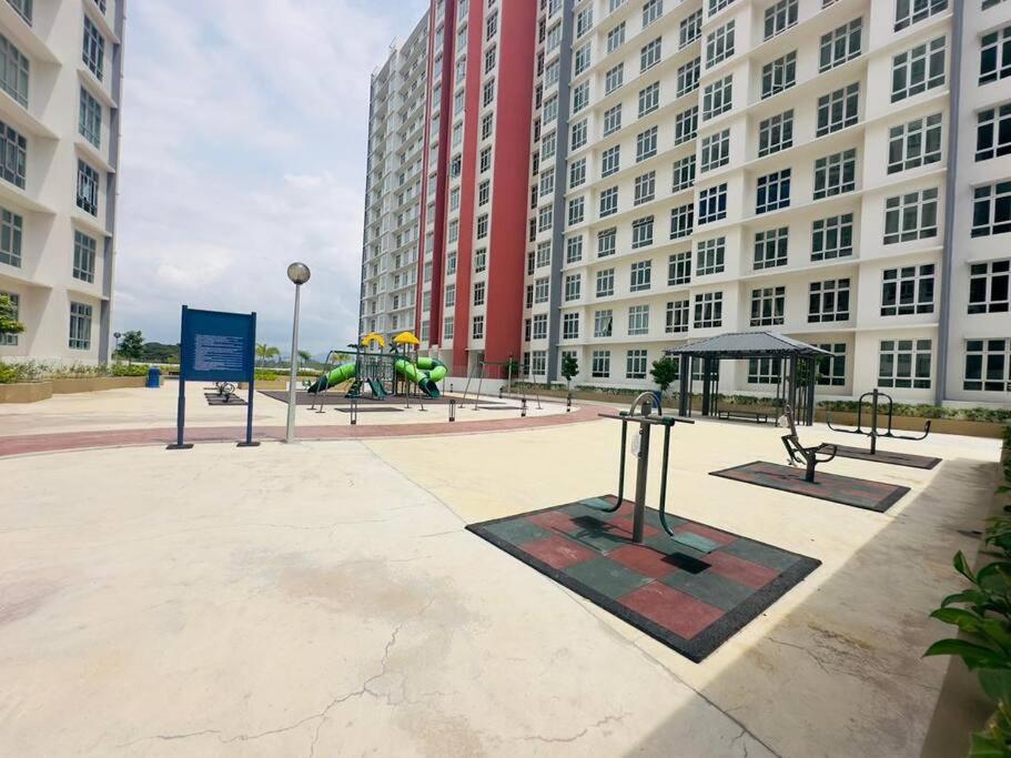 Herní místnost nebo prostor pro děti v ubytování 2 Room Ipoh apartment with swimming pool