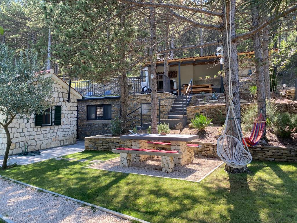 Zahrada ubytování Normabella Holiday Home