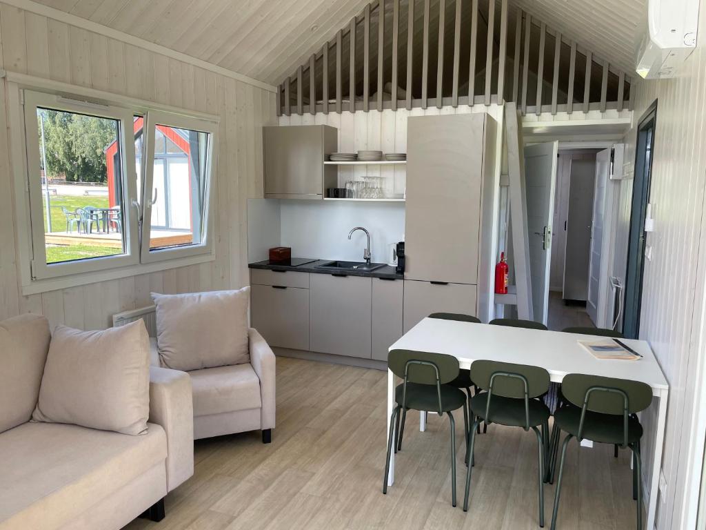 Kuchyň nebo kuchyňský kout v ubytování Gökaskratts Camping