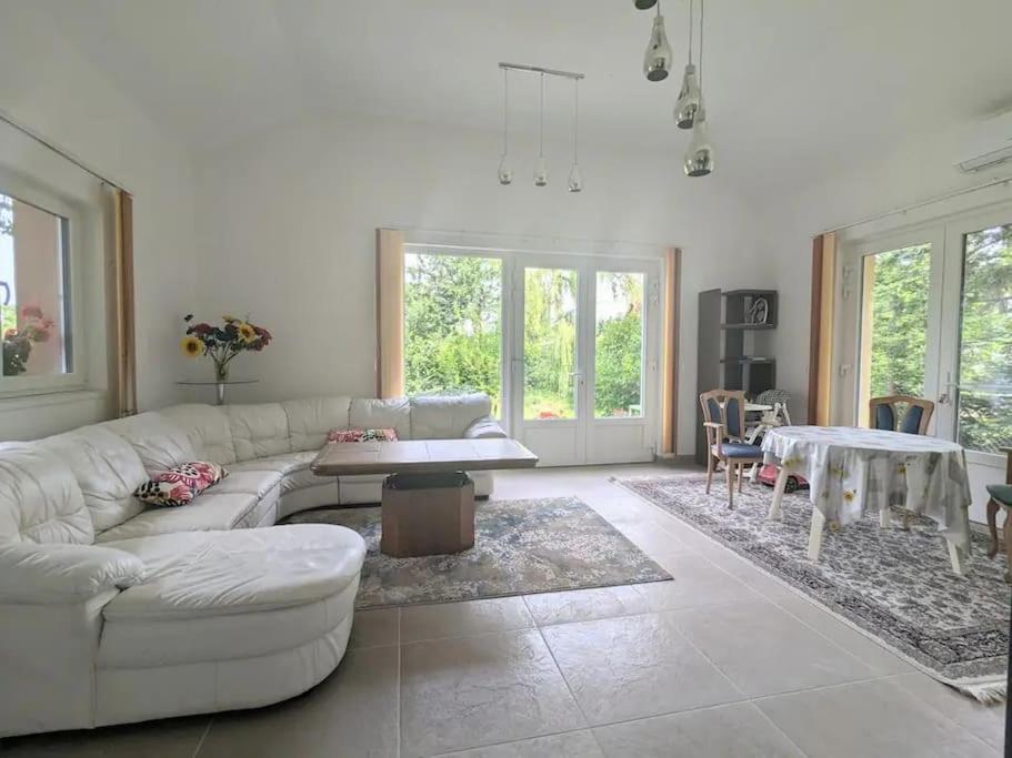 ElevenStreet Apartman- Velence 2481 Velence, XI. utca 30 kép - 1