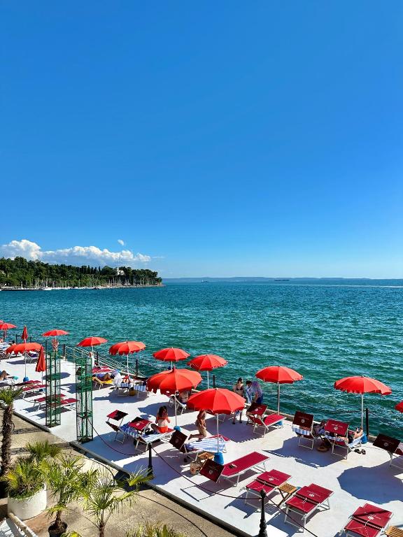 Hotel Riviera & Maximilian's - Resim 11