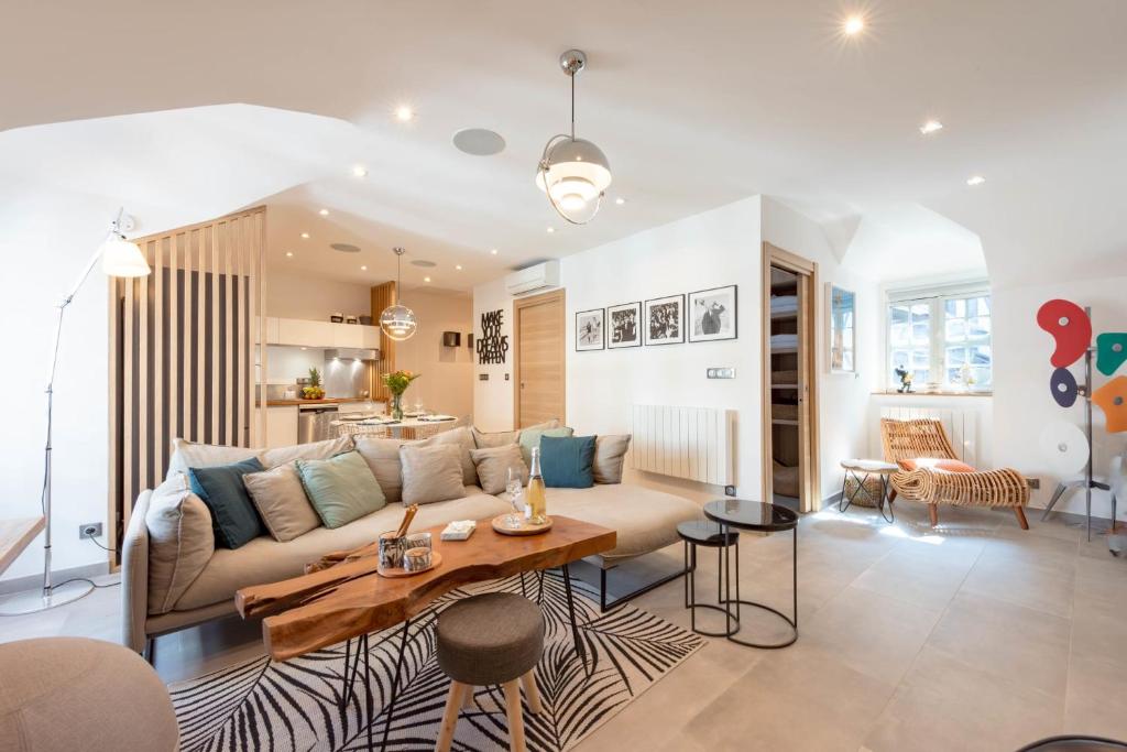 Cozy 2-Br Apartment 1 min from the Beaches