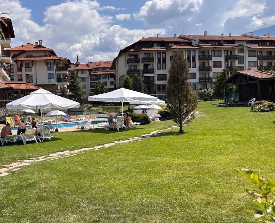 Zahrada ubytování Bansko Royal Towers Thea Apartment