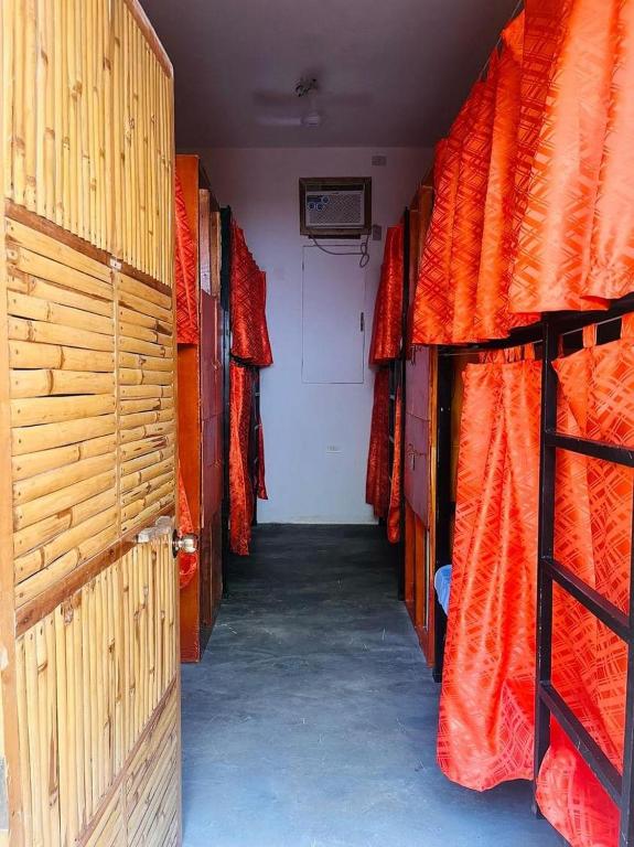 Fotografie z fotogalerie ubytování OIA Beach Hostel - El Nido v destinaci El Nido