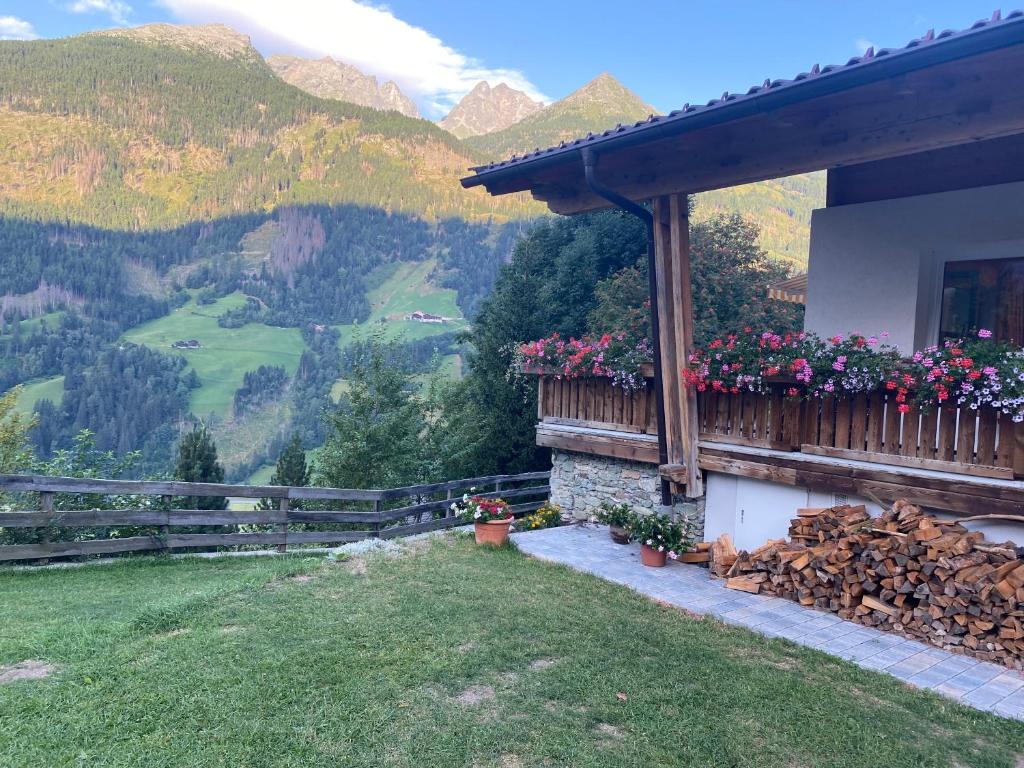 Nespecifikovaný výhled na hory nebo výhled na hory při pohledu z bed and breakfast