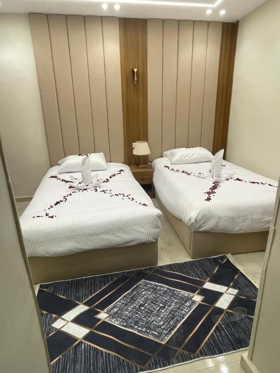 White House Pyramids view - 13