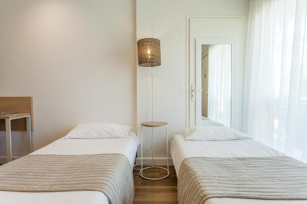 Logis Hôtel La Forestière - Familiekamer Met Bad