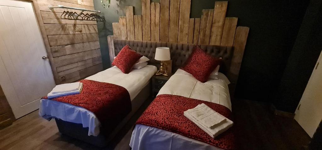 The Waterside Bar, Rooms & Restaurant - 