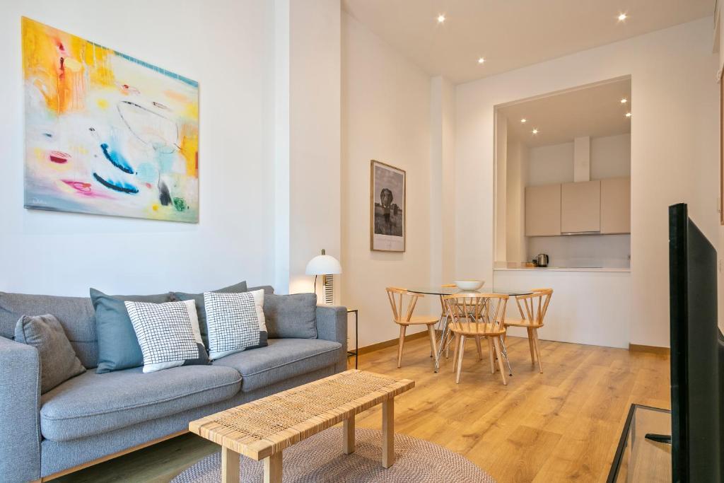 Aspasios Arc de Triomf Apartments - 11