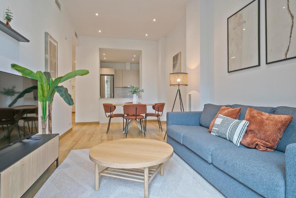 Aspasios Arc de Triomf Apartments - 17