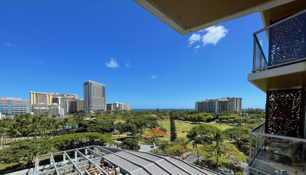 Nespecifikovaný výhled na destinaci Honolulu nebo výhled na město při pohledu z hotelu
