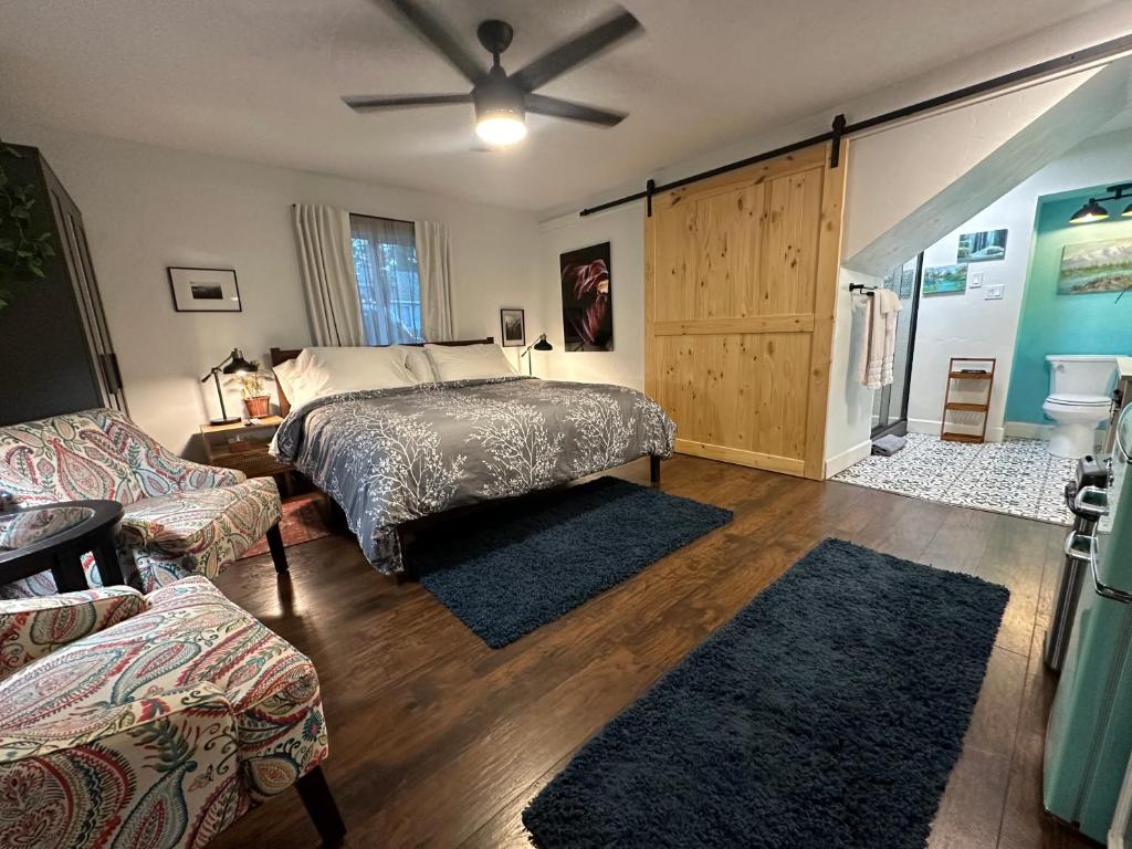 The Pines Inn and Cottages - Deluxe Kamer Met Kingsize Bed