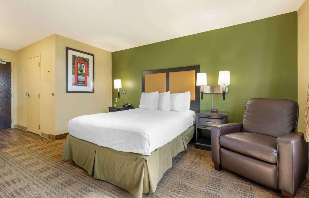 Extended Stay America Select Suites - St Louis - O' Fallon, IL - Studio With 1 King Bed - Non-Smoking