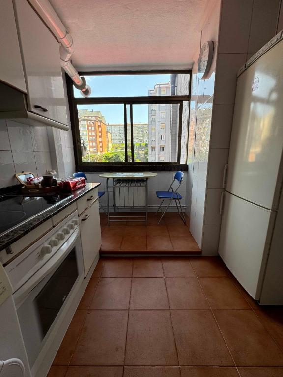 Kuchyň nebo kuchyňský kout v ubytování Apartamento Santander, Playa Sardinero