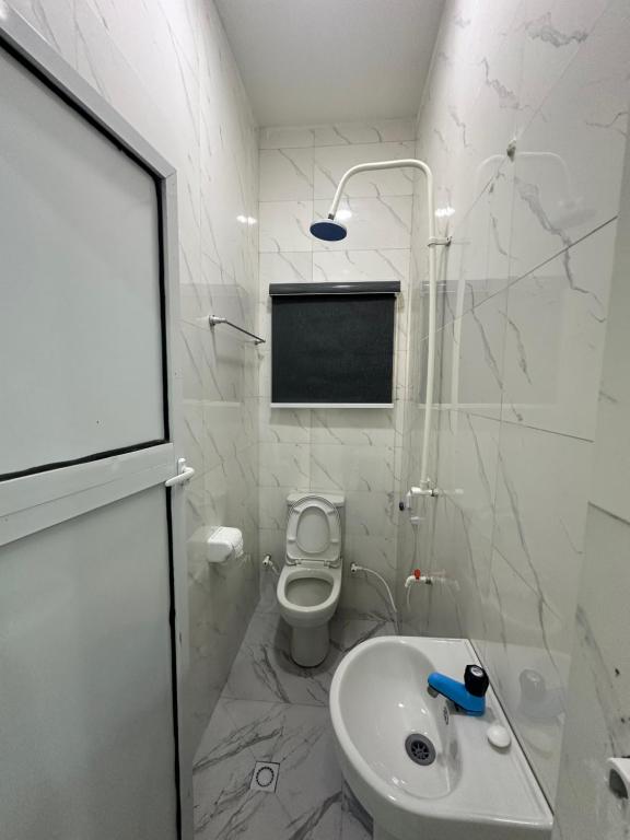 Koupelna v ubytování Lavish 2Bedroom flat in ogudu by Magnanimous apt
