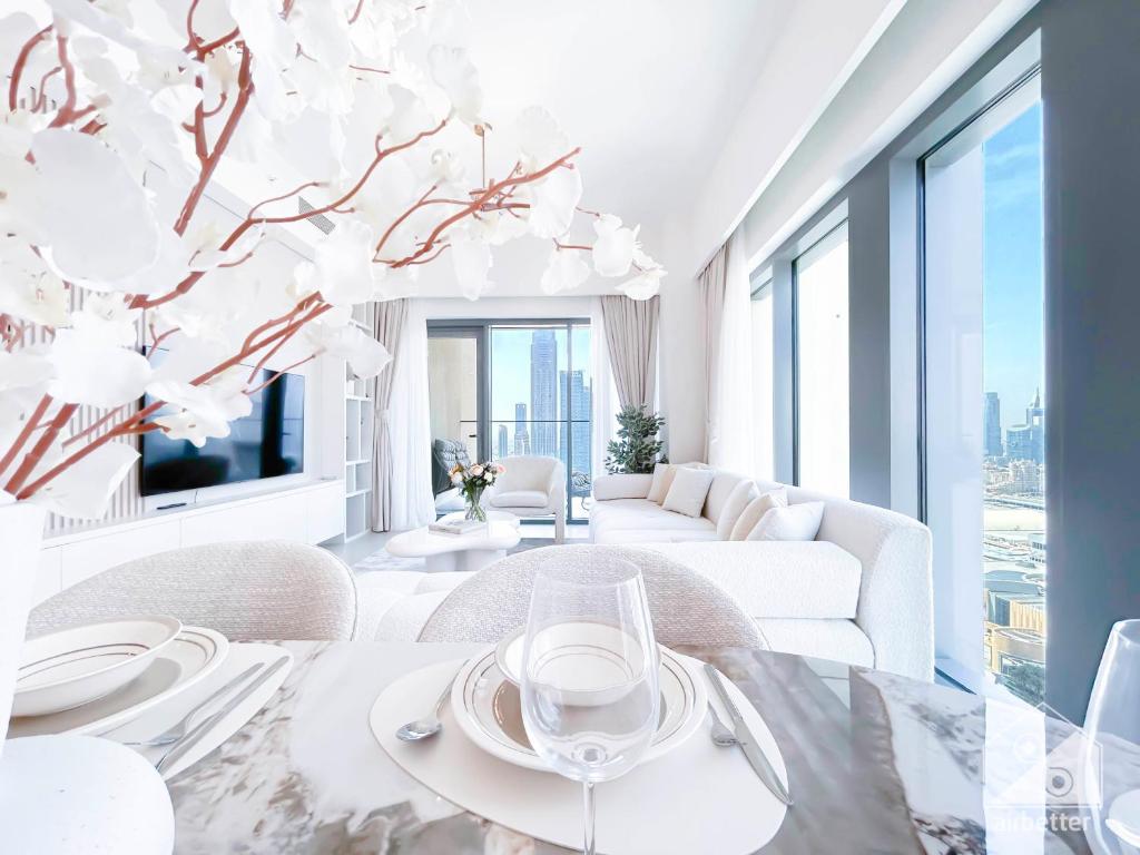 View of Prestigious Burj Royale luxury Apartments Downtown, Dubai (updated ...