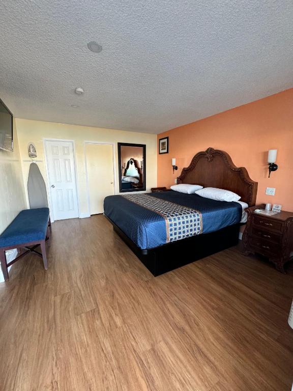 Postel nebo postele na pokoji v ubytování Walden Motel