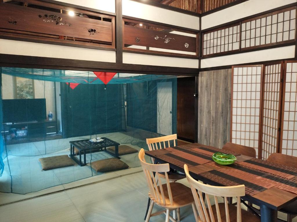 Posezení v ubytování 古民家おばあちゃん家Grandma's HouseYugawaraHakoneAtami