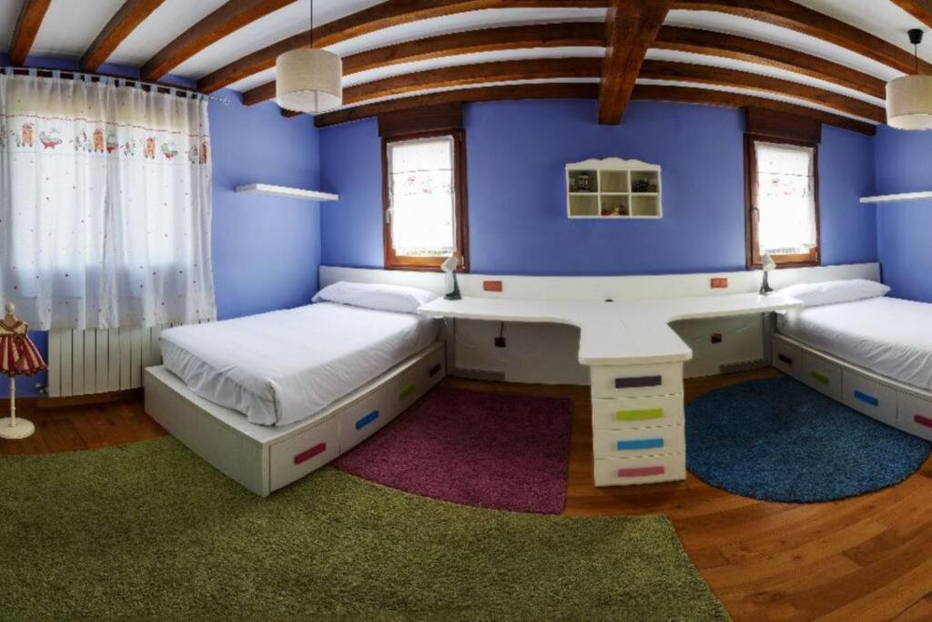Fotografia z galérie ubytovania Casa con jacuzzi v destinácii Mompía