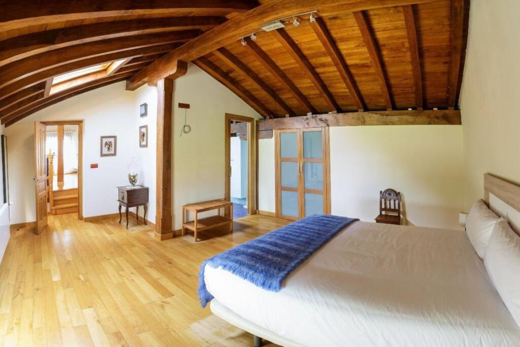 Fotografia z galérie ubytovania Casa con jacuzzi v destinácii Mompía