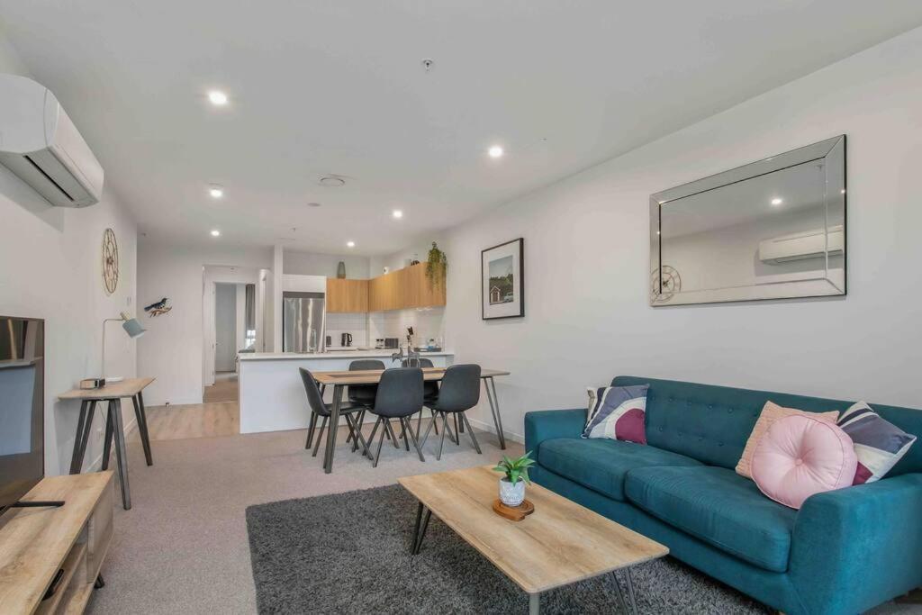 Χώρος καθιστικού στο Central Location New Luxury Secure Park 3 Mins CBD