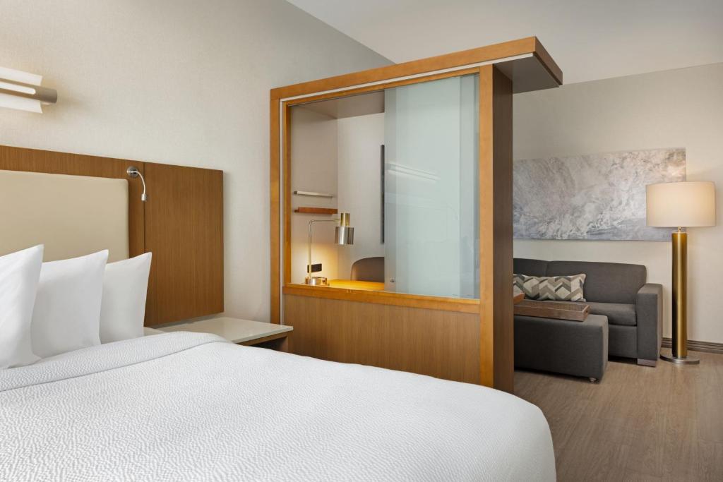 SpringHill Suites Orange Beach at The Wharf - Suite King Con Sofá Cama