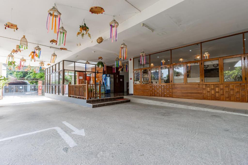 Budget Stars Hotel Chiang Mai - Resim 43