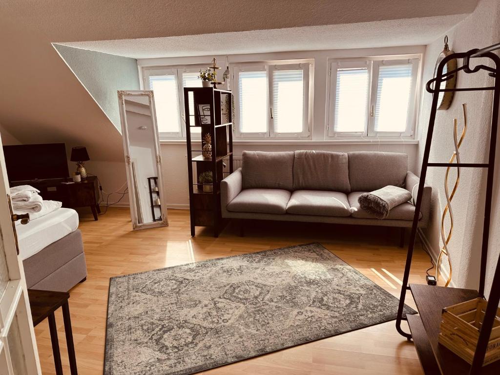Postel nebo postele na pokoji v ubytování Gemütliche Dachgeschosswohnung