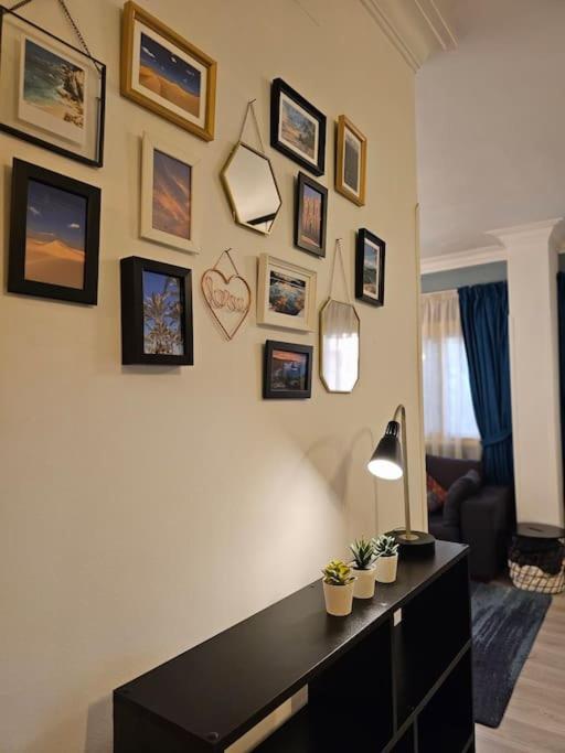 TV a/nebo společenská místnost v ubytování The Perfect Retreat Aprt in Degla