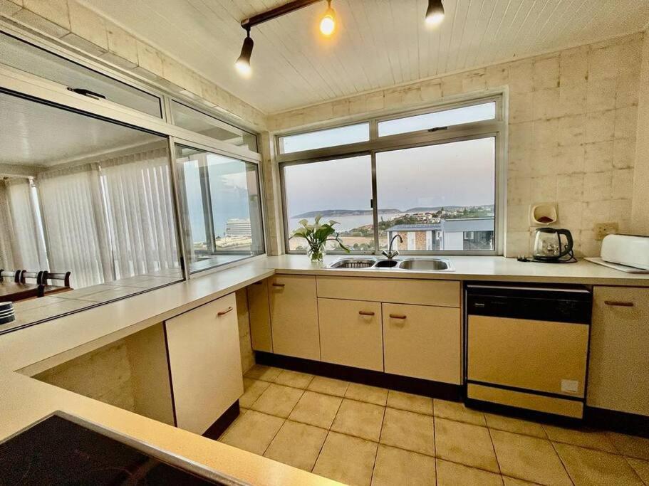 Best view in Plett, cosy fireplace, wifi, FREE parking - Image 14
