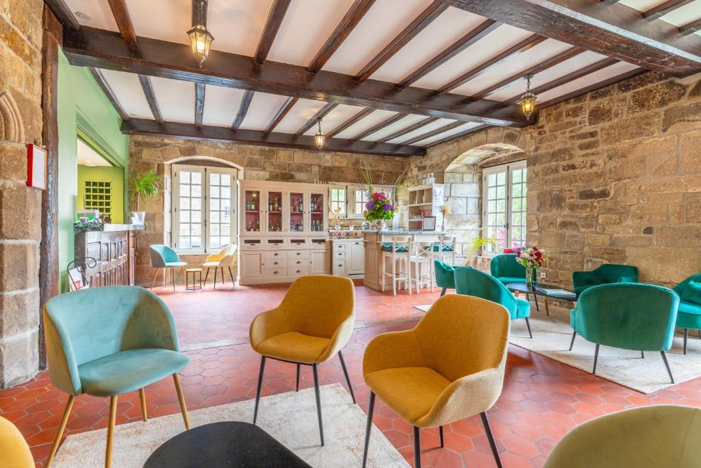 Posezení v ubytování Manoir de Moëllien, The Originals Relais