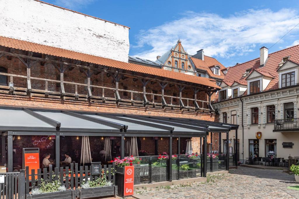 Budova, kde se hotel nachází