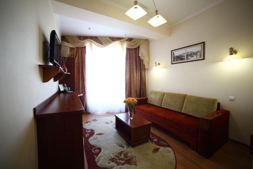 Соняхи - Deluxe Quadruple Room