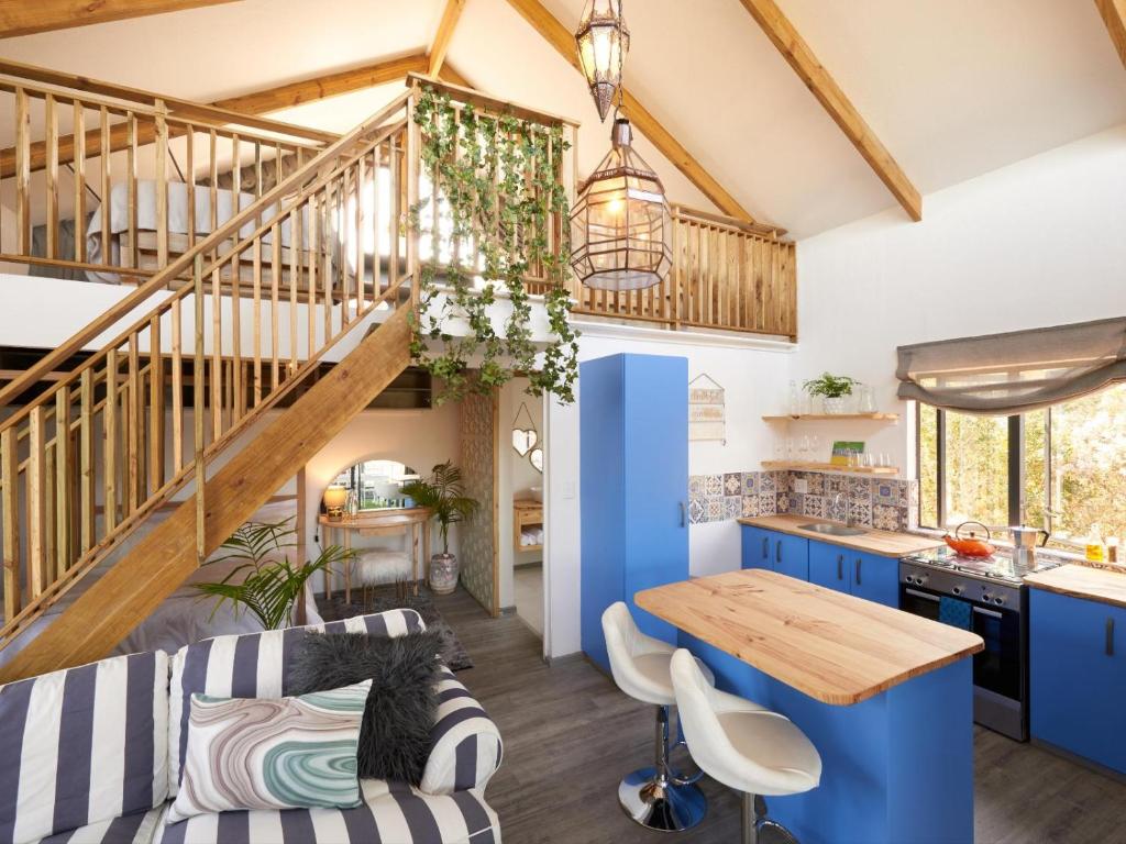 Treedom Villas & Vardos