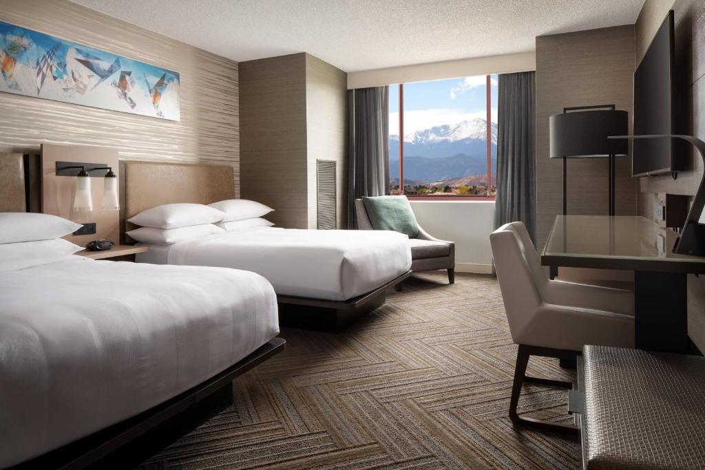 Colorado Springs Marriott - Zimmer Mit Kingsize-Bett Und Bergblick - Gehörbar